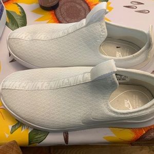 Womans Nike shoes size 8.5